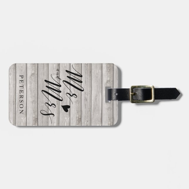 Personalised rustic wood luggage tag (Front Horizontal)