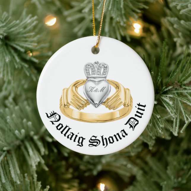 Personalized Irish Claddagh - Nollaig Shona Duit Ceramic Tree Decoration (Tree)