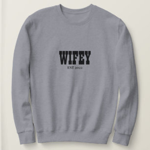 personalized Wifey Est 2022 sweatshirt, Mrs Sweat Sweatshirt