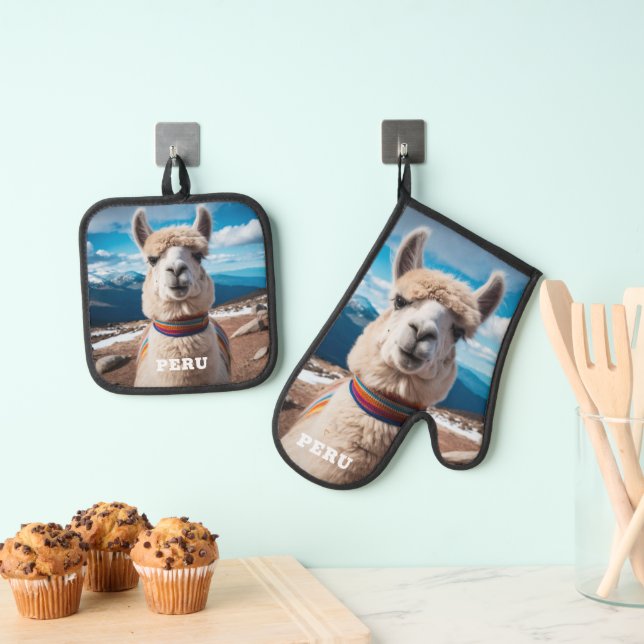 Peru Llama Oven Mitt & Pot Holder Set (Insitu(Hanging))