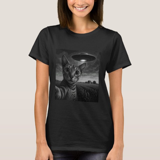 Peterbald Cat Selfie with UFO T-Shirt (Front)