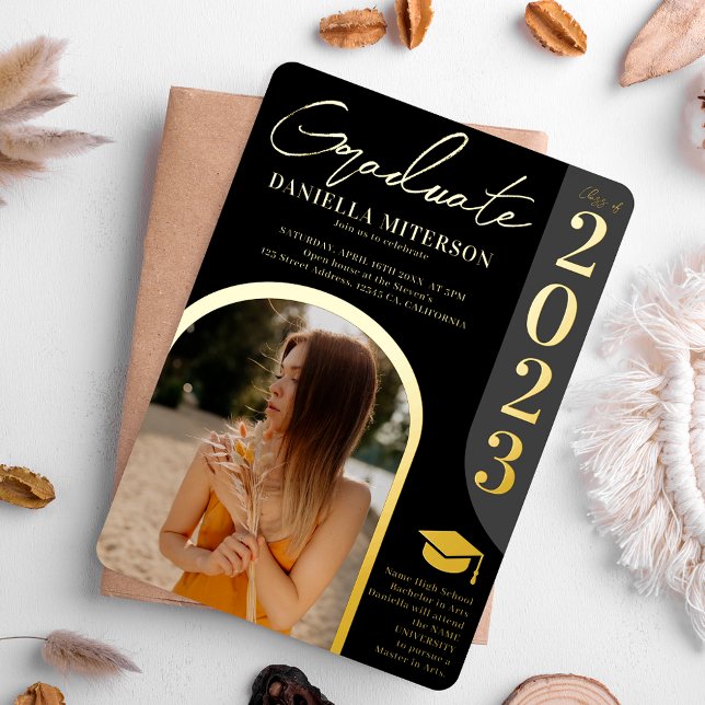 Photo bold 2023 arch black graduation (Creator Uploaded)