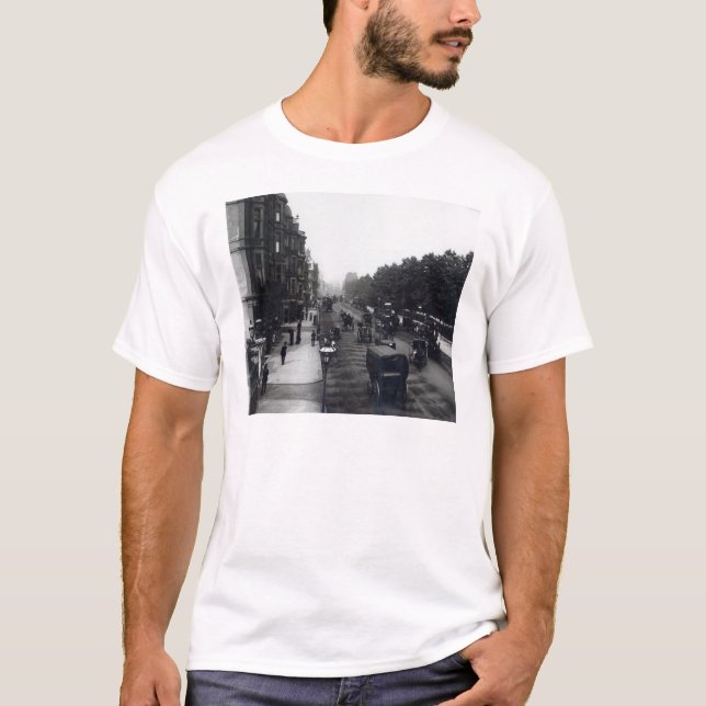 Piccadilly, London T-Shirt (Front)