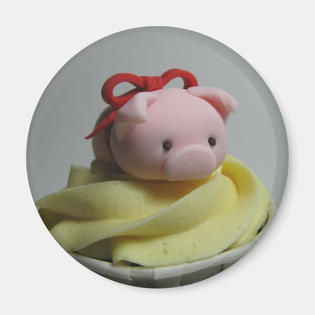 Pig Cupcake Magnet (Front)