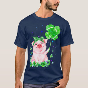 Pig Holding Shamrock Stars Cute St Patricks Day T-Shirt
