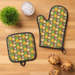 "Pineapple Coconut Bliss" Pattern Oven Mitt & Pot Holder Set