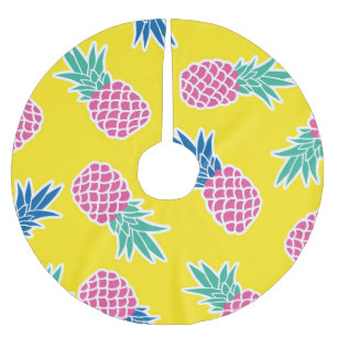 Pineapple Frenzy: Bright Cartoon Vintage. Brushed Polyester Tree Skirt