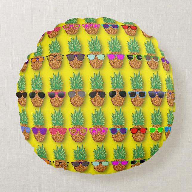 Pineapple Fun! Round Cushion (Front)