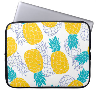 Pineapple white background, seamless pattern. laptop sleeve