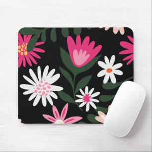 Pink and White Daisy Pattern Mouse Pad