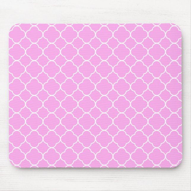 Pink And White Quatrefoil Pattern Mouse Pad (Front)