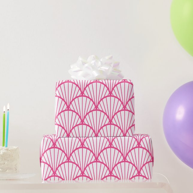Pink And White Scallop Pattern Wrapping Paper (Party Gifts)