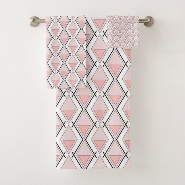 Pink beige geometric pattern bath towel set (Insitu)