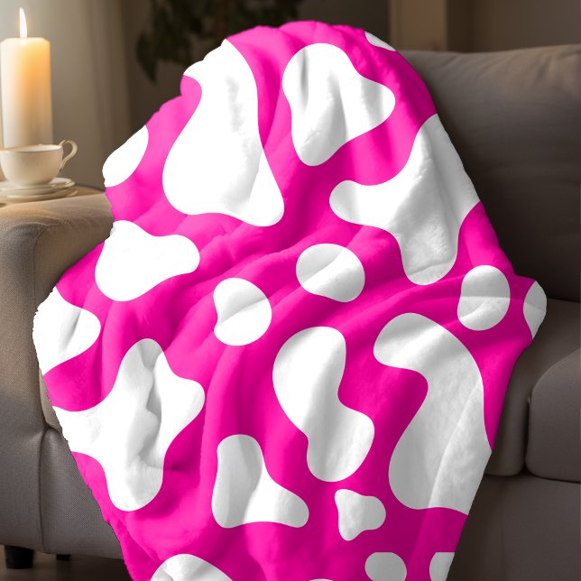 Pink cow print fleece blanket (Creator Uploaded)