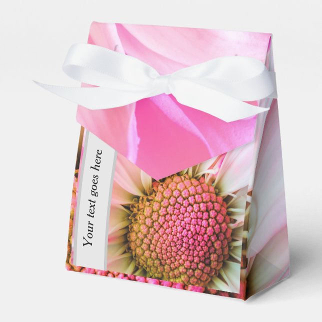 Pink Daisy Favour Box which can be personalised (Front Side)