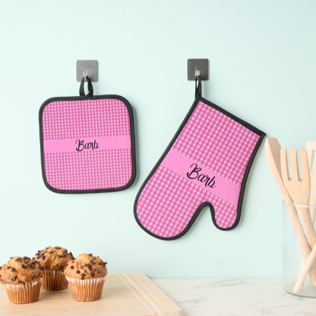 Pink GIngham Check personalised Oven Mitt & Pot Holder Set (Insitu(Hanging))