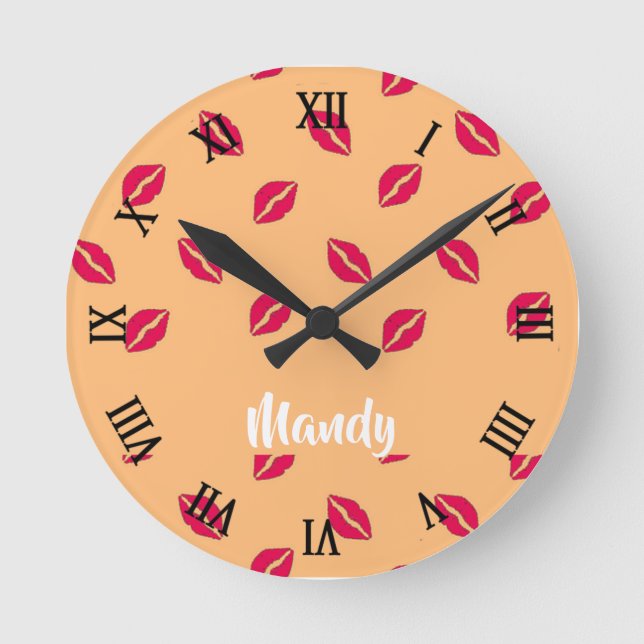 Pink lips pattern round clock (Front)