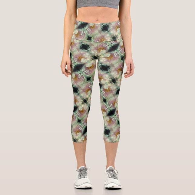 Pink Peony Flower Centre Pattern     Capri Leggings (Front)