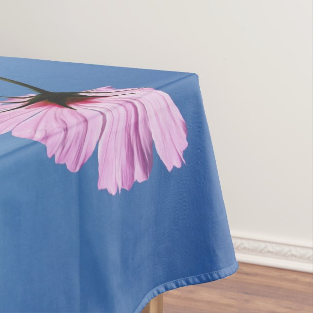Pink petals tablecloth (In Situ)