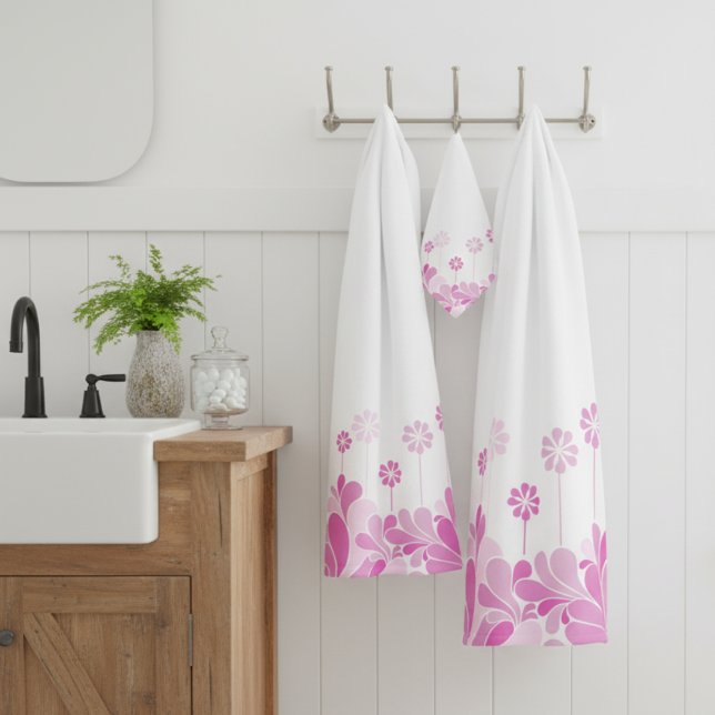 Pink Retro Floral Bloom Bath Towel Set (Creator Uploaded)
