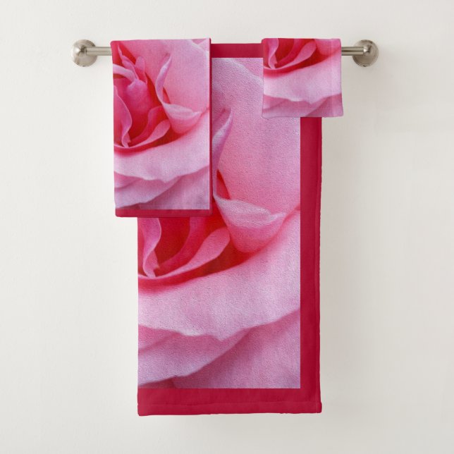 Pink rose petals bath towel set (Insitu)