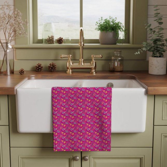 Pink simple wildflower pattern  tea towel (Creator Uploaded)