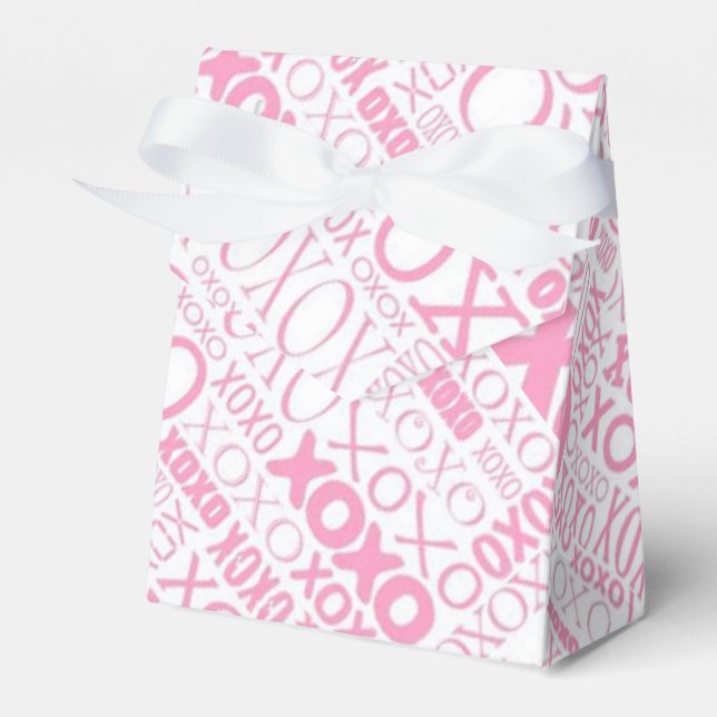 Pink & White Hugs & Kisses Pattern Tent Favour Box (Front Side)