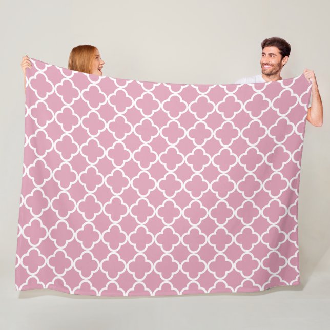Pink white quatrefoil  fleece blanket (In Situ)