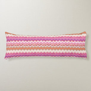 Pink zigzag background body cushion