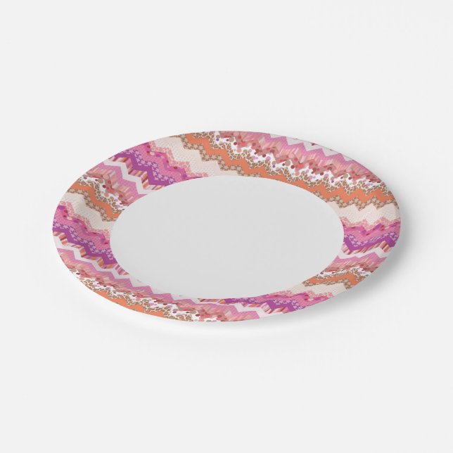 Pink zigzag background paper plate (Angled)