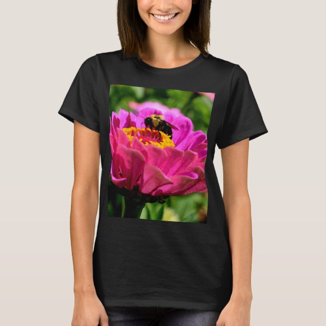 Pink zinnia with bumblebee, pink flowers, cute bee T-Shirt (Front)