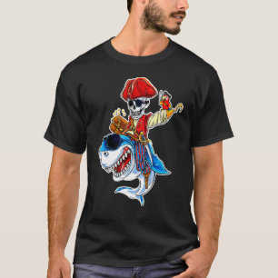 Pirate Skeleton Riding Shark Halloween Party 2022 T-Shirt