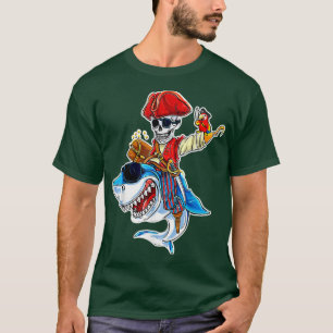 Pirate Skeleton Riding Shark Halloween Party 2022 T-Shirt