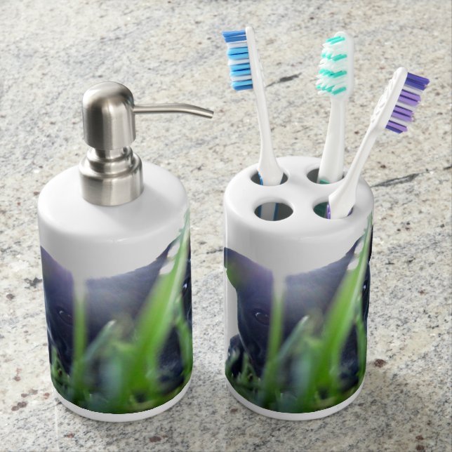 Pitbull in the Grass Bathroom Set (Front)