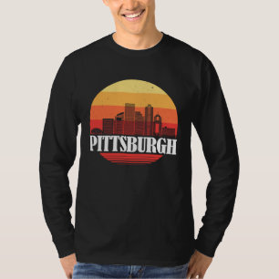 Pittsburgh Skyline Sunset in Retro Vintage Style T-Shirt