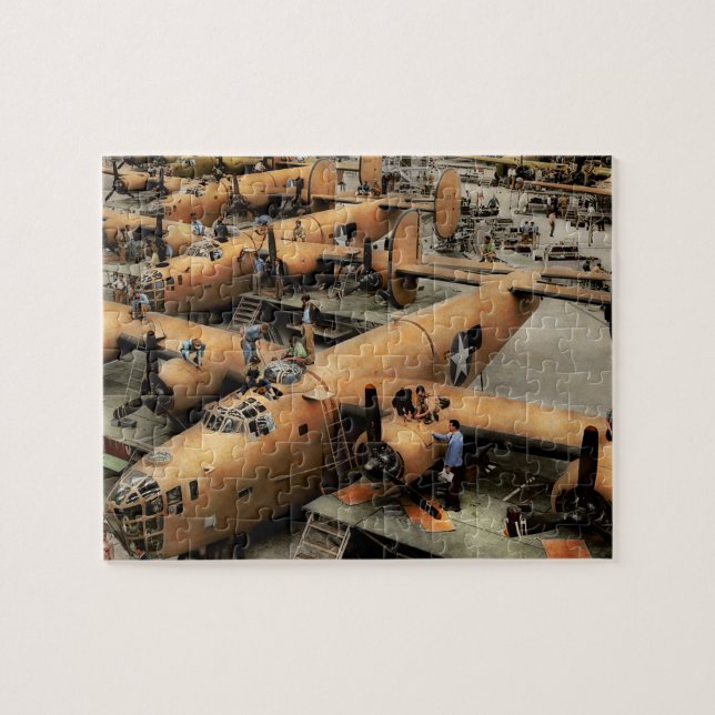 Plane - Factory - The Great Liberator 1943 Jigsaw Puzzle (Horizontal)