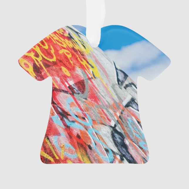 planet graffiti ornament (Front)