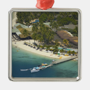 Plantation Island Resort, Malolo Lailai Island Metal Tree Decoration