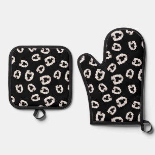 Plastic Vampire Teeth - Black Oven Mitt & Pot Holder Set