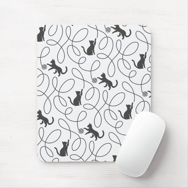 Playful Black Cat and Yarn Ball Pattern Mouse Pad (With Mouse)