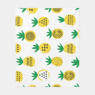 Playful Pineapples: Kid-Friendly Vintage Fleece Blanket
