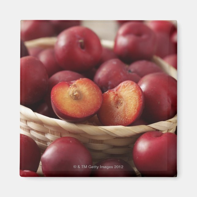 Plums in basket magnet (Front)