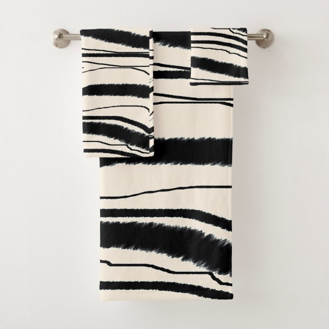 PLUSH ZEBRA PRINT BATH TOWEL SET (Insitu)