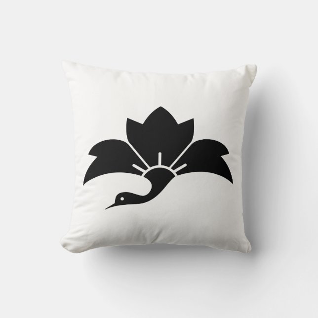 Pointed-leaf crane-shaped rhombic flower cushion (Front)