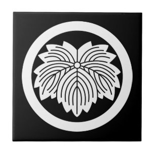 Pointed-leaf ivy in circle tile