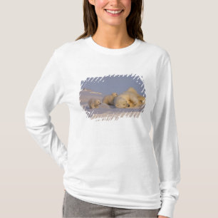 polar bear, Ursus maritimus, sow playing T-Shirt