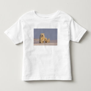 polar bear, Ursus maritimus, sow with newborn Toddler T-Shirt