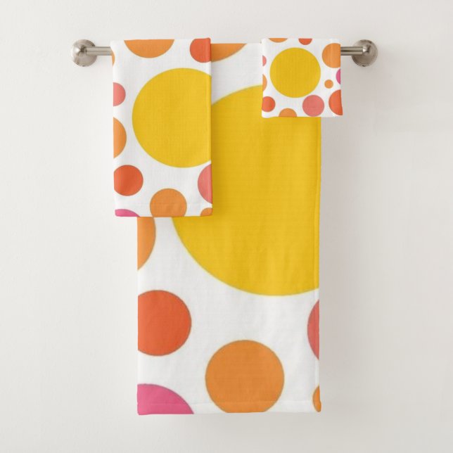 Polka dot pattern bath towel set (Insitu)