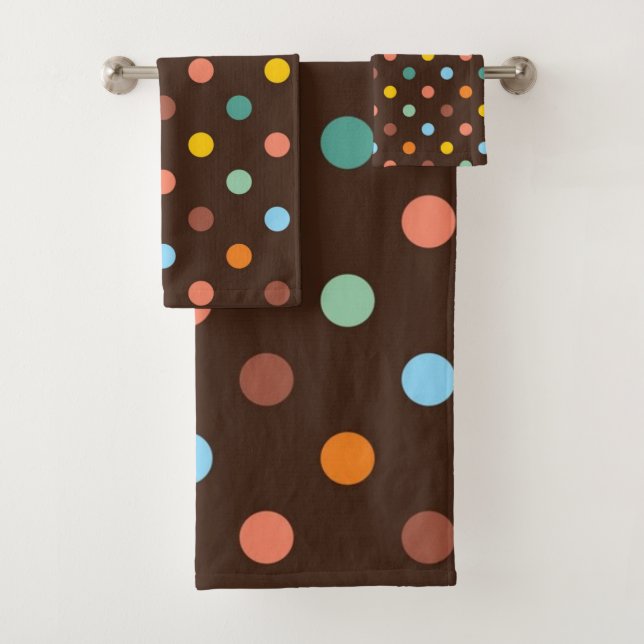 Polka dot pattern bath towel set (Insitu)