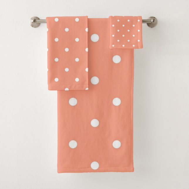 Polka dot pattern bath towel set (Insitu)
